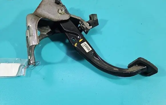 Hyundai Elantra Pedal assembly 32800-3X100 IMPRK1451968