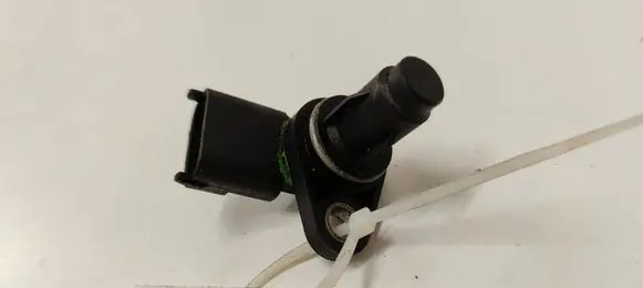 KIA Sorento Crankshaft position sensor 393002F000 2B15123 9024040004