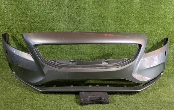 Volvo V40 Front bumper 