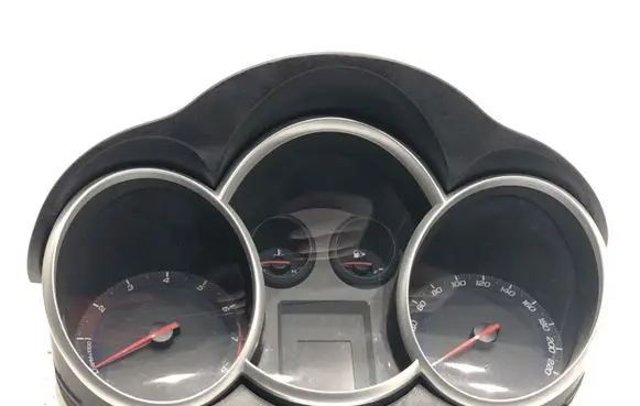 Chevrolet Cruze Speedometer (instrument cluster) 95990334