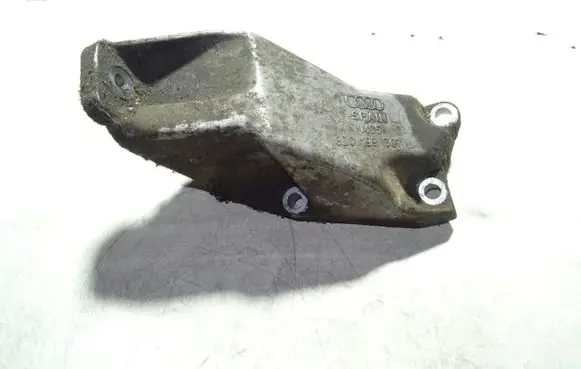 Audi A6 S6 C5 4B Engine mounting bracket 8D0199307L