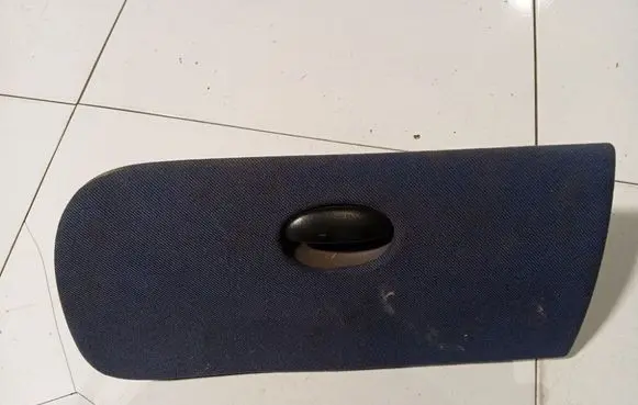 Peugeot 206 Glove box 