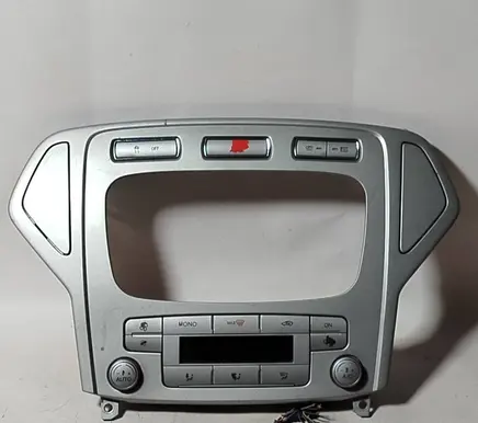 Ford Mondeo MK IV Climate control unit 7S7T18C612AF CD3XXDEATC W8GC16271