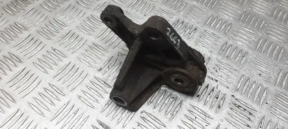 Ford Focus Engine mounting bracket
