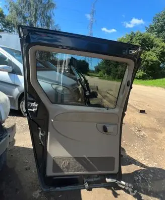 Chrysler Voyager Side sliding door 