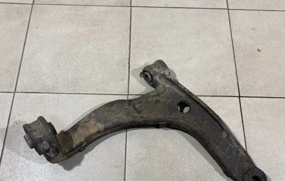 Volkswagen Transporter - Caravelle T5 Front lower control arm/wishbone 7H8407166