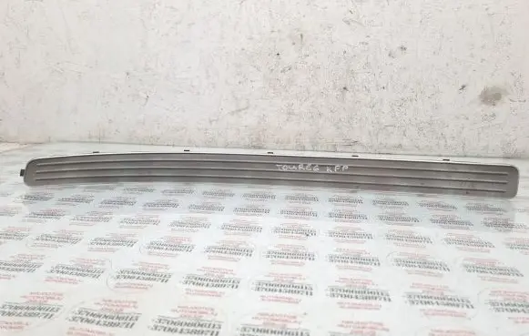 Volkswagen Touareg I Front sill trim cover 7L0853655C