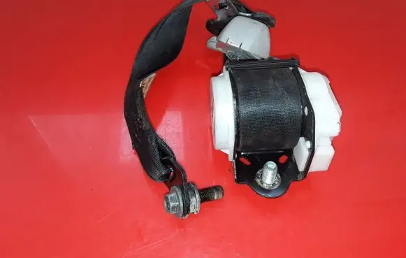 Mazda CX-9 Rear seatbelt T86230T