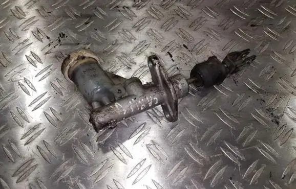 Mitsubishi Carisma Master brake cylinder