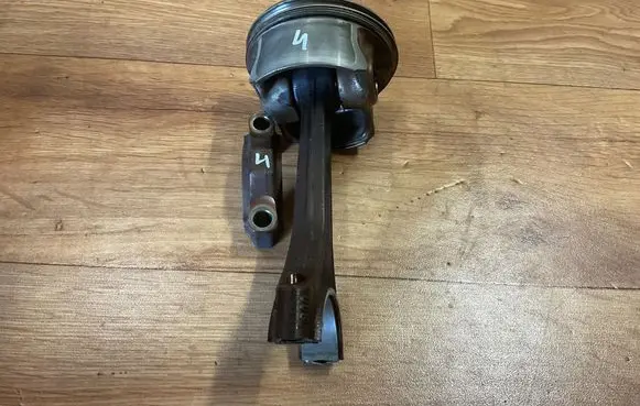 BMW 5 E60 E61 Piston with connecting rod 082229