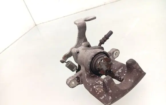 Toyota Auris E180 Rear brake caliper 