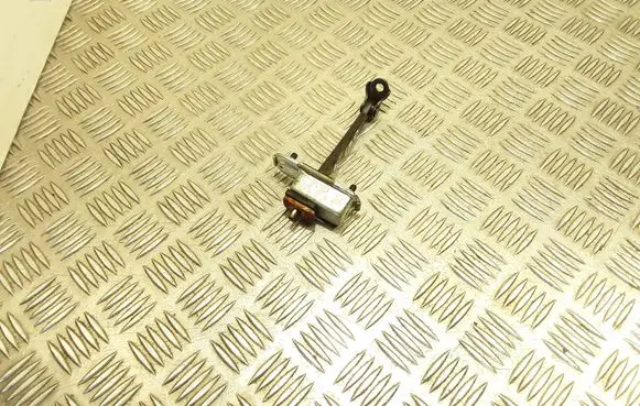 Hyundai i30 Front door check strap stopper