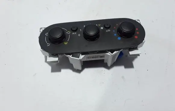 Renault Trafic III (X82) Air conditioner control unit module 275109895R
