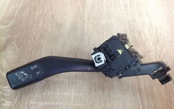Volkswagen Golf V Indicator stalk 1K0953513C