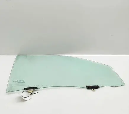 Toyota Hilux (AN10, AN20, AN30) Front door window glass four-door 681010K021