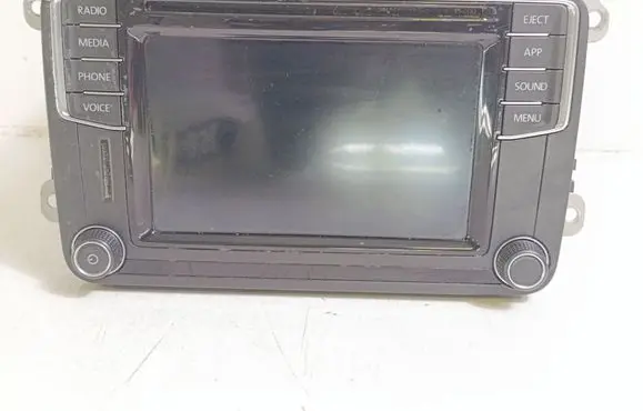 Radio/CD/DVD/GPS head unit