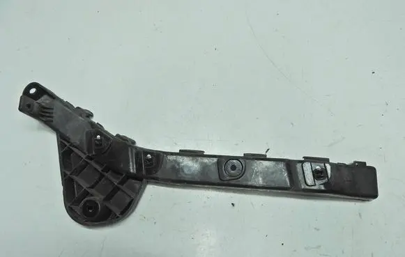 Rear bumper mounting bracket