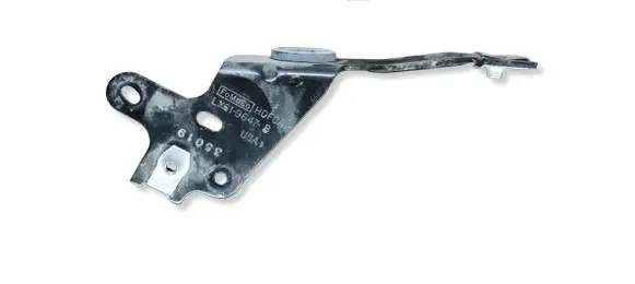 Air filter cleaner box bracket assembly