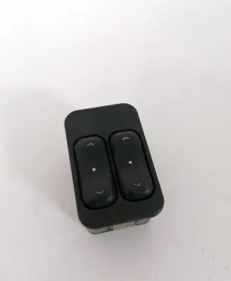 Opel Zafira A Electric window control switch 13363201
