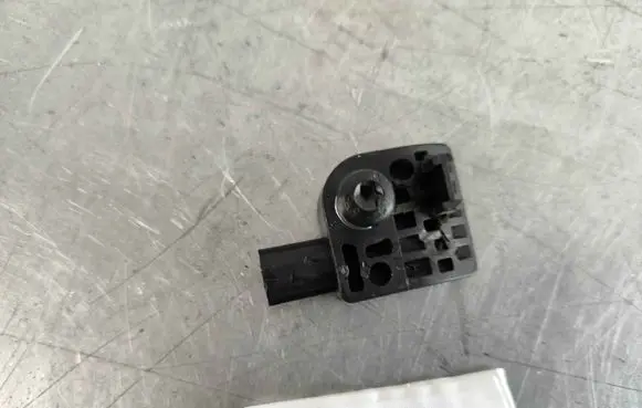Tesla Model S Airbag deployment crash/impact sensor 100527400B