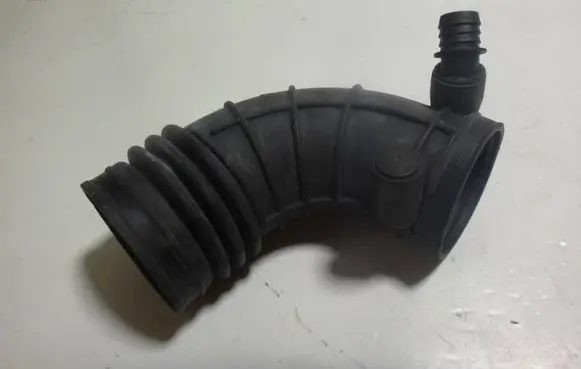 BMW 5 E34 Turbo air intake inlet pipe/hose 1726634