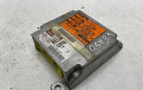 Toyota Corolla Verso E121 Airbag control unit/module 8917044040
