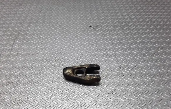 Renault Laguna II Fuel Injector clamp holder