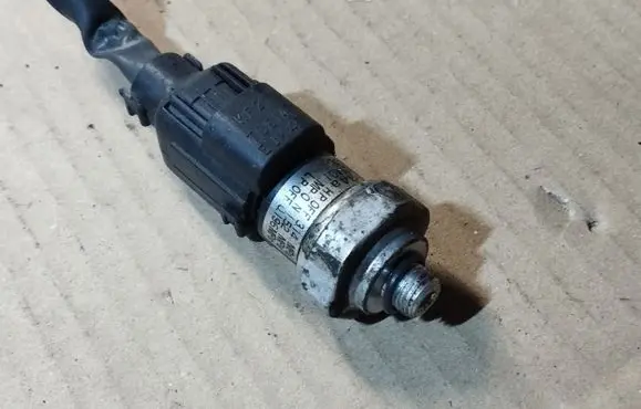 Air conditioning (A/C) pressure sensor