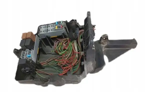 Iveco Daily 4th gen Fuse module IVAA1033
