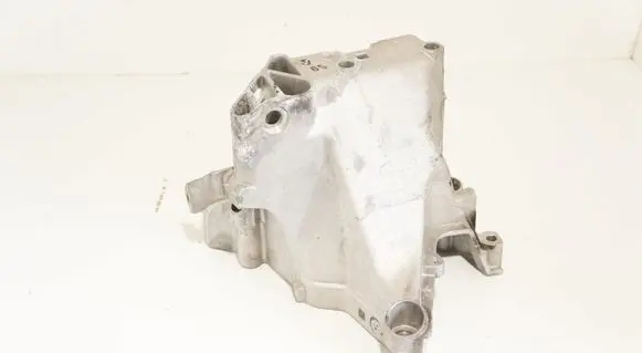 Volkswagen Polo VI Other engine bay part 04C199207BH