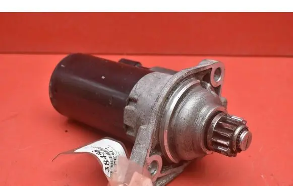 Skoda Yeti (5L) Starter motor 02Z911023R