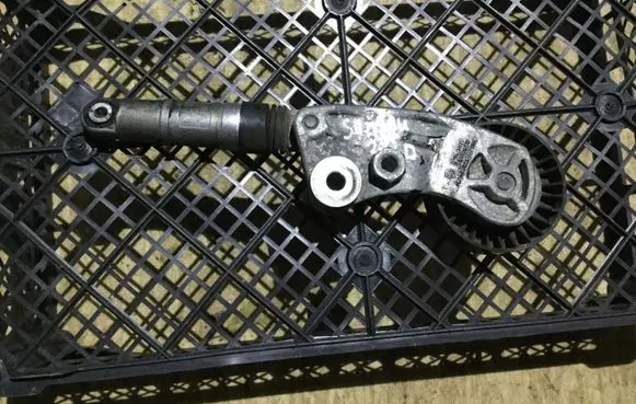 Subaru Forester SH Engine mounting bracket F55272401