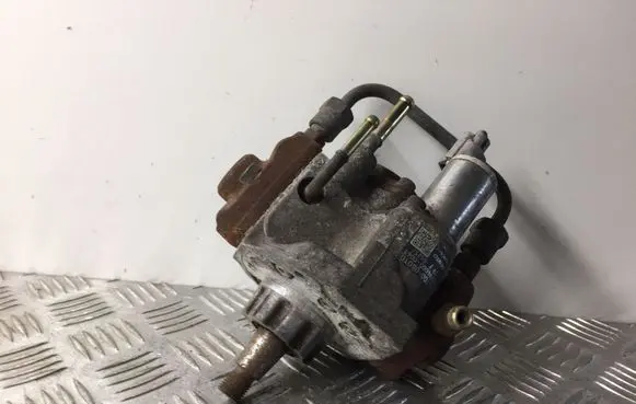 Toyota Avensis T250 Fuel injection high pressure pump 221000G010