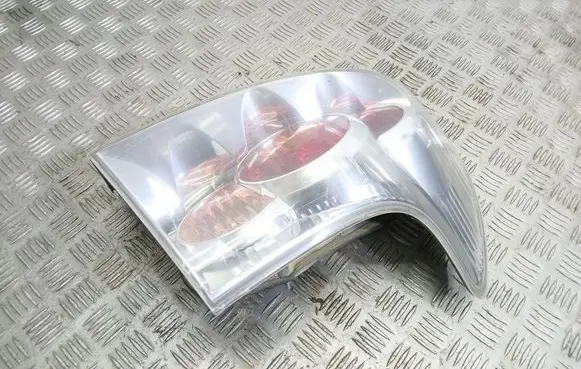 Toyota Corolla Verso AR10 Rear/tail lights