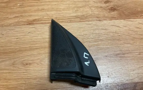Toyota Avensis T250 Front door speaker cover trim 6749205060