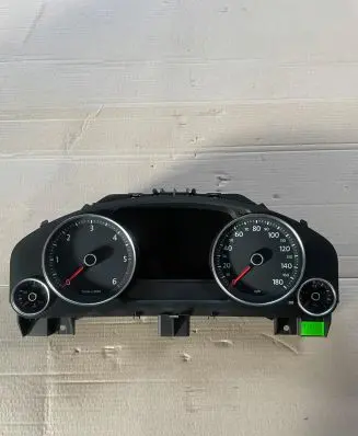 Volkswagen Touareg II Speedometer (instrument cluster) 7P6920981