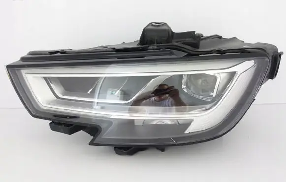 Audi A3 S3 8V Headlight/headlamp 8V0941035