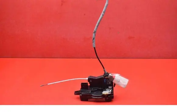 Opel Vectra C Front door lock 13210770