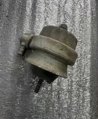Audi A5 Sportback 8TA Engine mount bracket