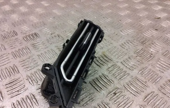 KIA Niro Dash center air vent grill 200218