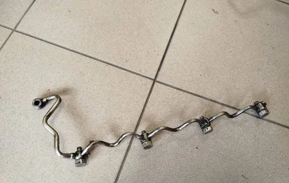 Toyota Land Cruiser (J120) Fuel return line/hose