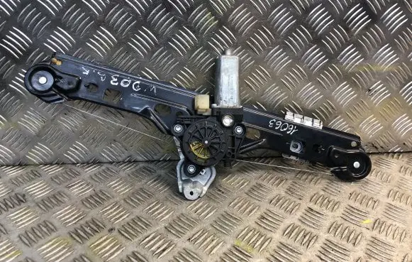 Mercedes-Benz C W203 Rear door window regulator with motor 2038202942