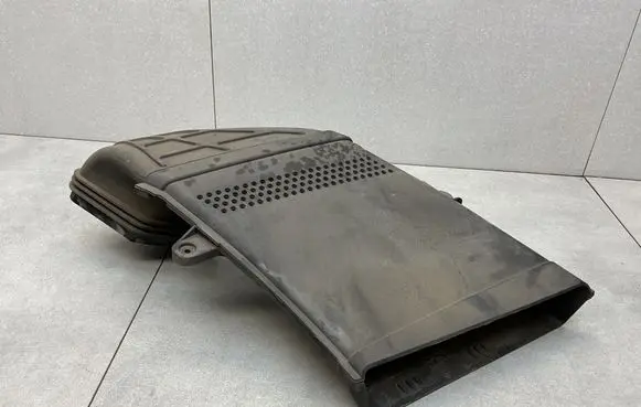 Audi Q5 SQ5 Air intake duct part 8R0129618F 8R0129739A
