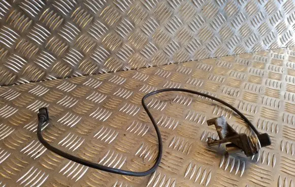 Opel Corsa B Crankshaft speed sensor 90337650