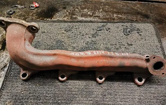 Toyota RAV 4 (XA30) Exhaust manifold