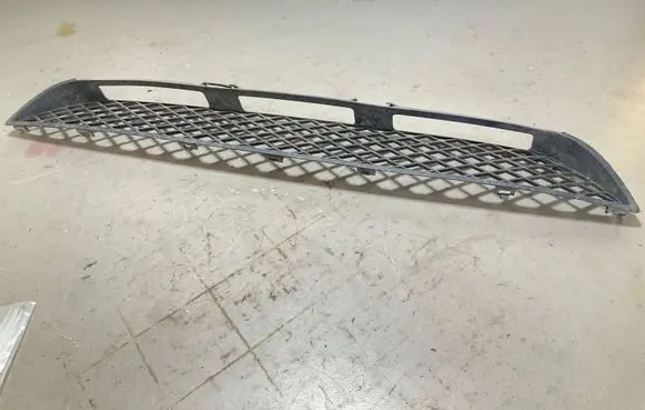 Mercedes-Benz Sprinter W906 Front bumper upper radiator grill A9068850051