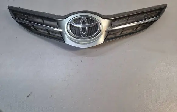 Toyota Auris E180 Front bumper upper radiator grill 5311402260