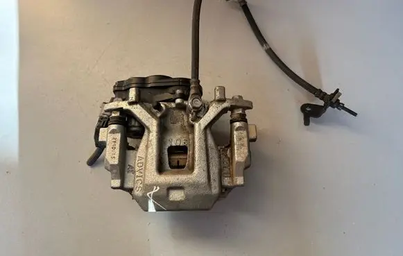 Rear brake caliper