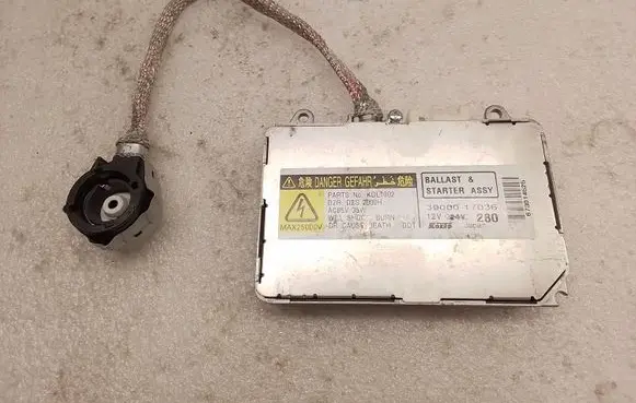 Land Rover Discovery 3 - LR3 Headlight ballast module Xenon 3900017036