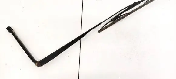Nissan X-Trail T30 Front wiper blade arm